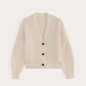The boxy cardigan in everyday cotton